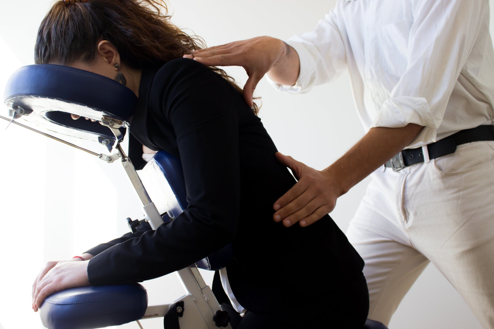 Improve employee productivity with corporate chair massage